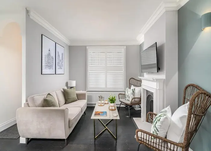 Pass The Keys Luxury 2 Bedroom Townhouse In Central St Albans