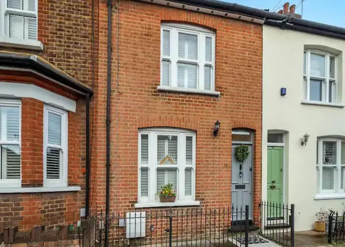 Pass The Keys Luxury 2 Bedroom Townhouse In Central St Albans