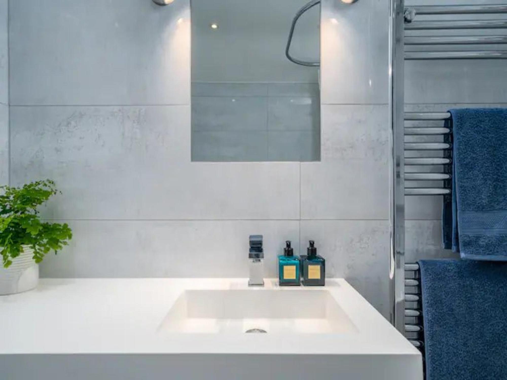 Pass The Keys Luxury 2 Bedroom Townhouse In